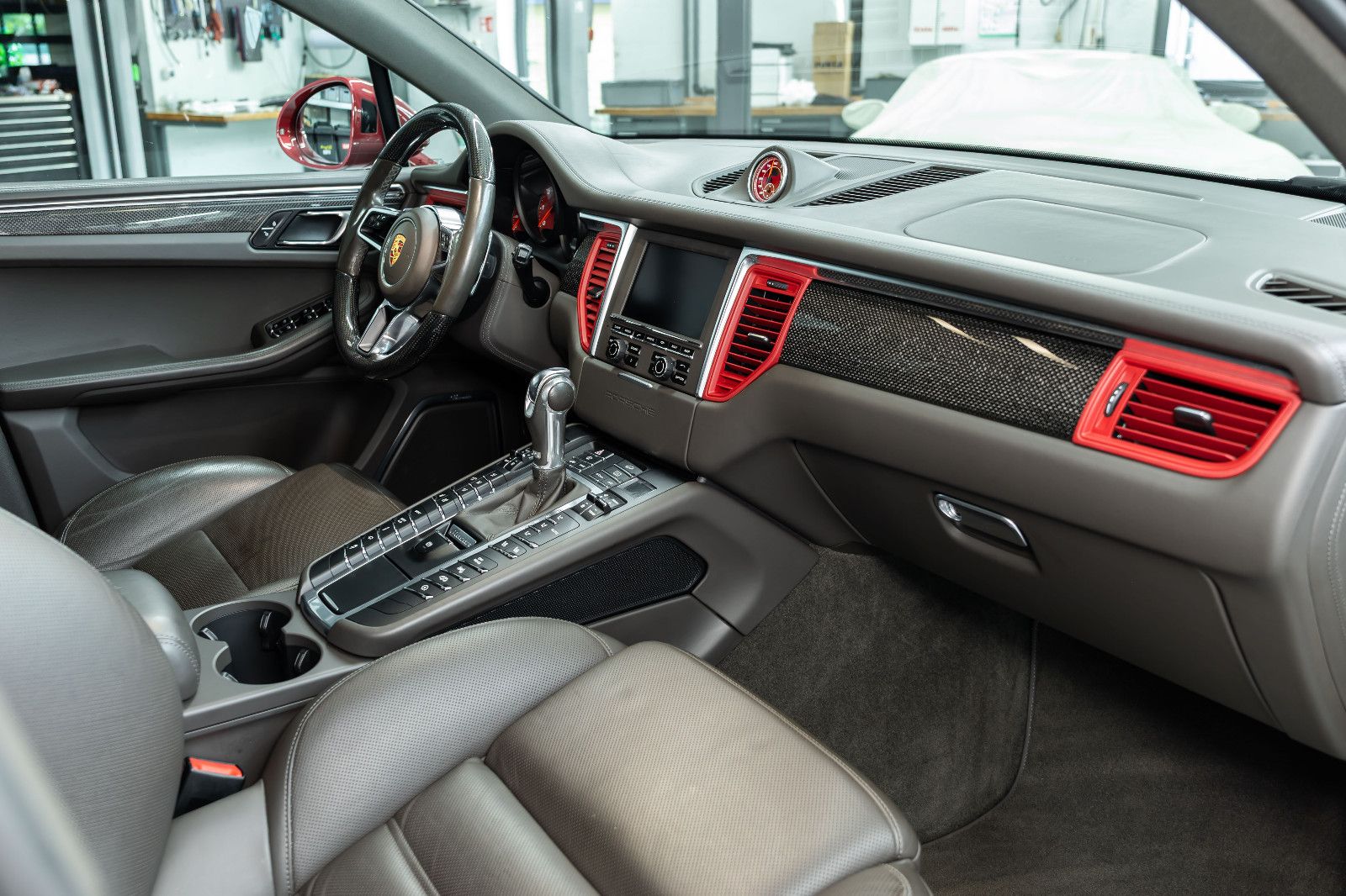 Fahrzeugabbildung Porsche Macan S I PCCB I PDLS I Burmester I *Presse*