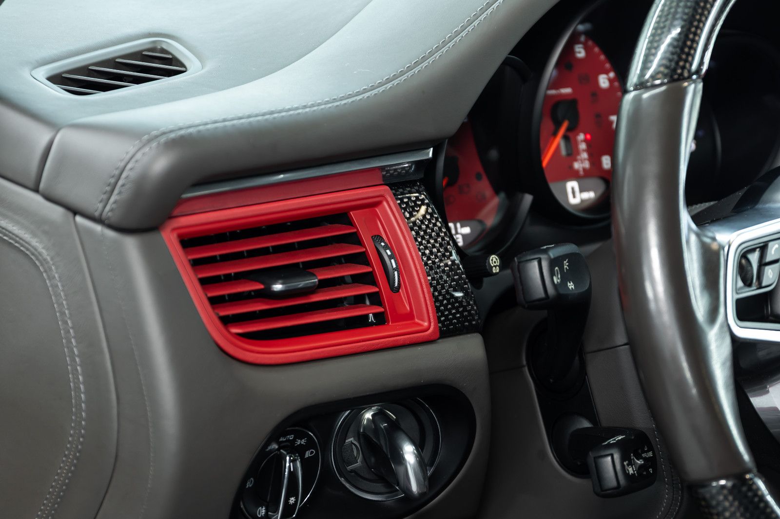 Fahrzeugabbildung Porsche Macan S I PCCB I PDLS I Burmester I *Presse*