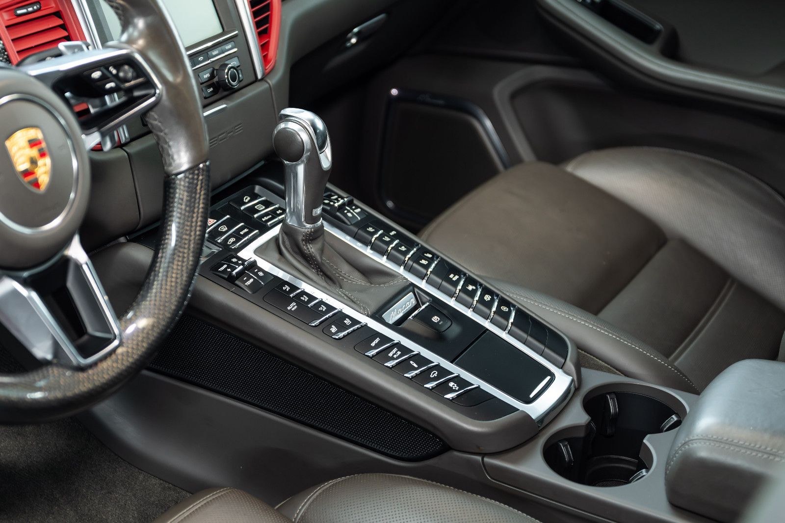 Fahrzeugabbildung Porsche Macan S I PCCB I PDLS I Burmester I *Presse*