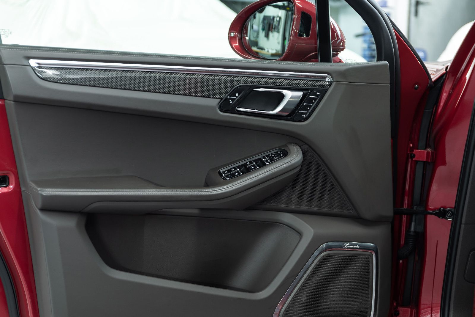 Fahrzeugabbildung Porsche Macan S I PCCB I PDLS I Burmester I *Presse*