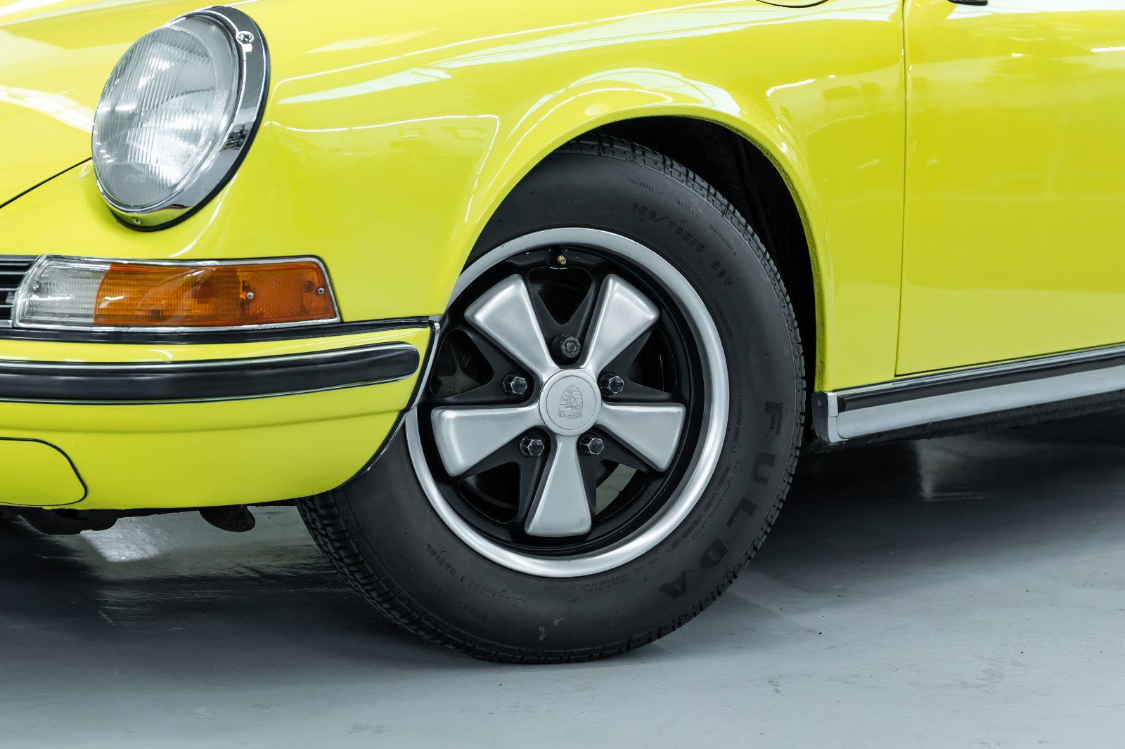 Fahrzeugabbildung Porsche 911 T 2,4 Ölklappe I Matching No. & Color