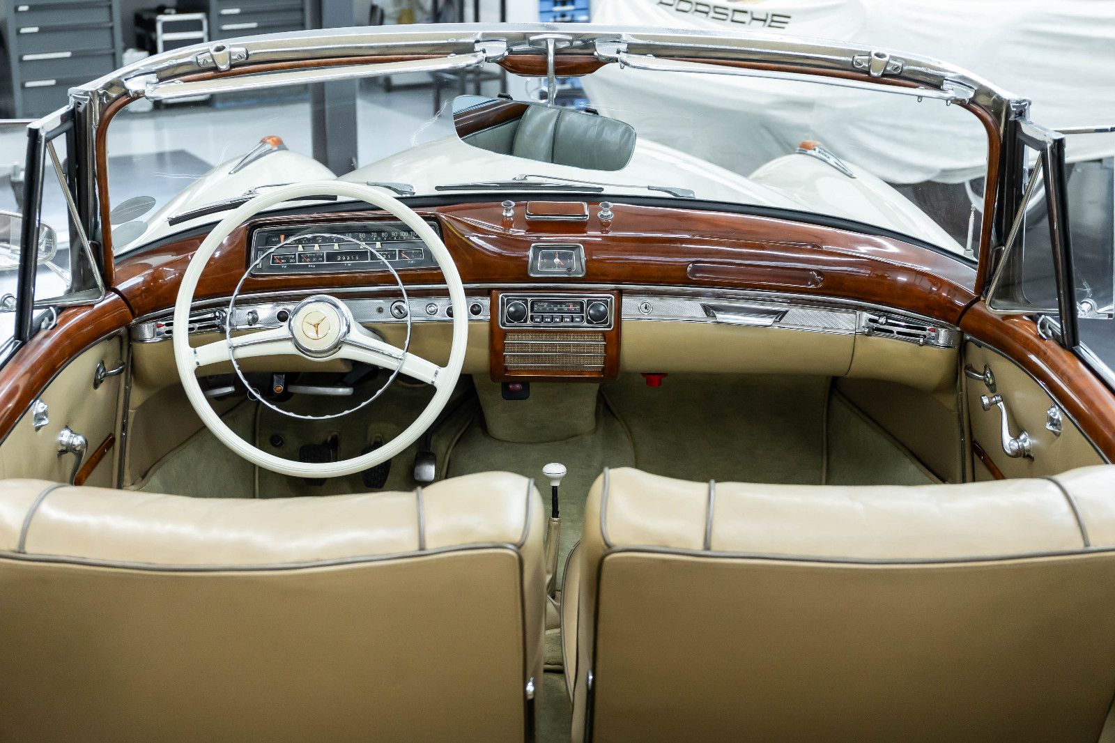 Fahrzeugabbildung Mercedes-Benz 220S Cabriolet I Top Zustand I Classic Data 2