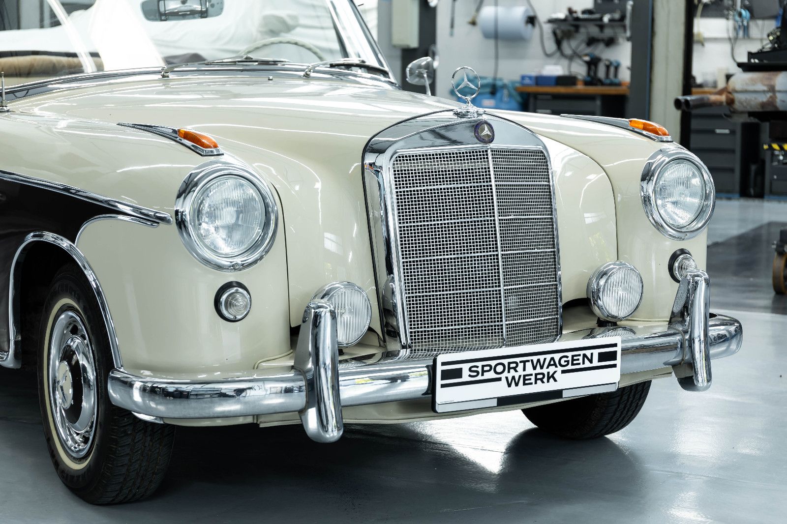 Fahrzeugabbildung Mercedes-Benz 220S Cabriolet I Top Zustand I Classic Data 2