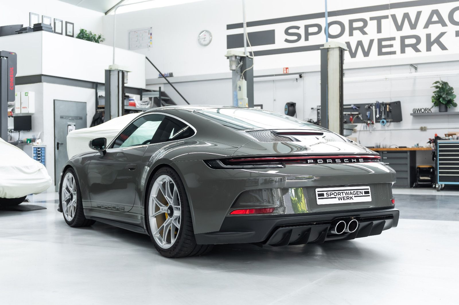 Fahrzeugabbildung Porsche 992 I 911 GT3 Touring I PDLS+ I Lift I Carbon