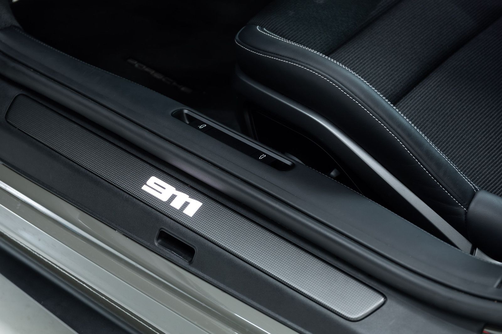 Fahrzeugabbildung Porsche 992 I 911 GT3 Touring I PDLS+ I Lift I Carbon