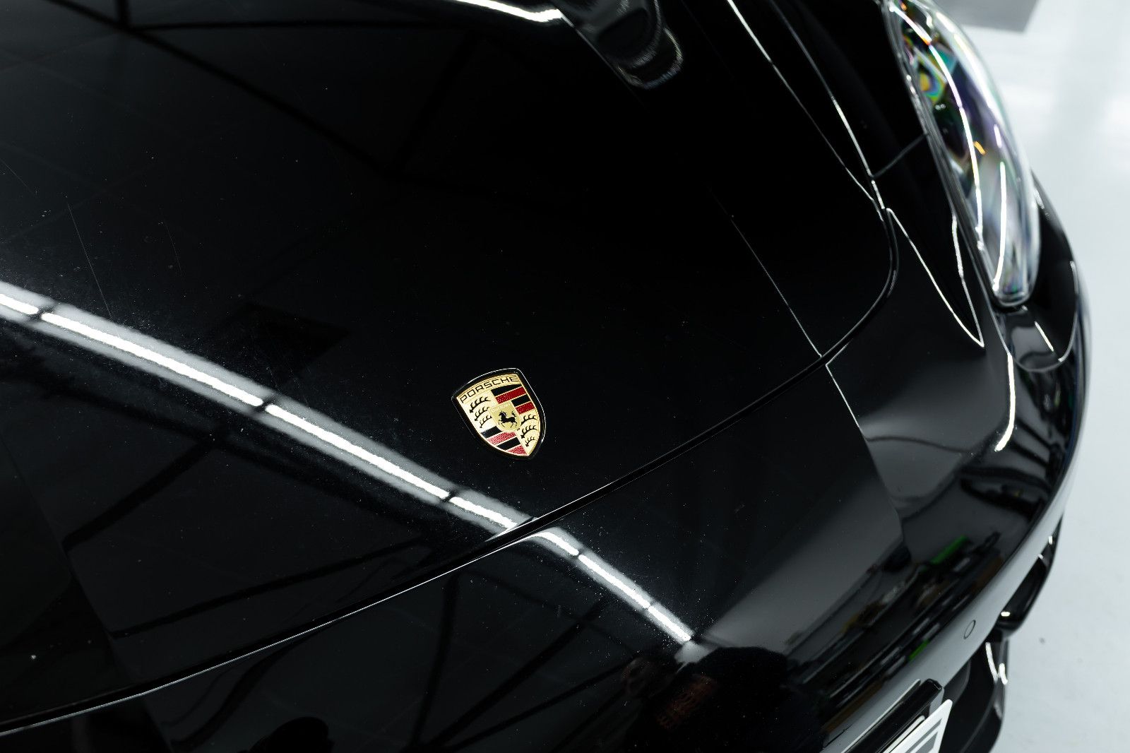 Fahrzeugabbildung Porsche Panamera Sport Turismo 4S E-Hybrid I Burmester