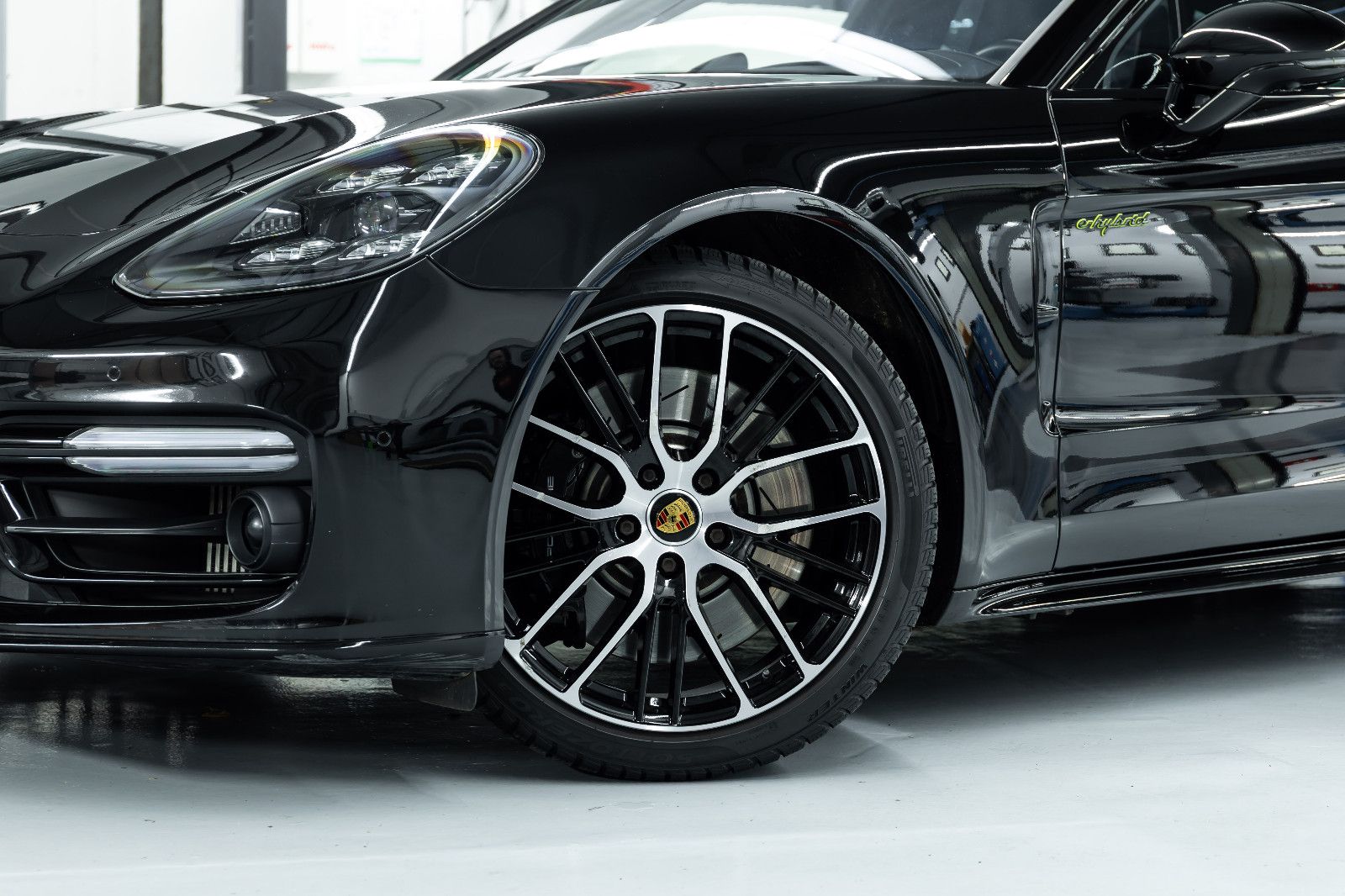 Fahrzeugabbildung Porsche Panamera Sport Turismo 4S E-Hybrid I Burmester