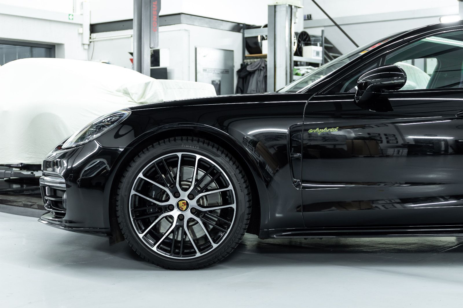 Fahrzeugabbildung Porsche Panamera Sport Turismo 4S E-Hybrid I Burmester