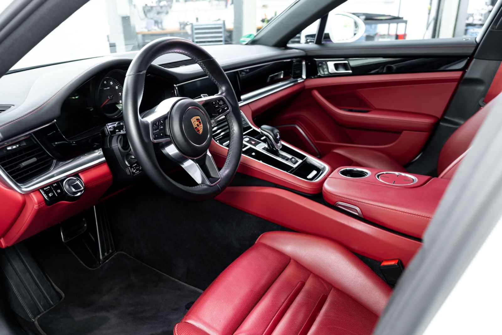 Fahrzeugabbildung Porsche Panamera 4S Sport Turismo I Bose I Sitz Klima