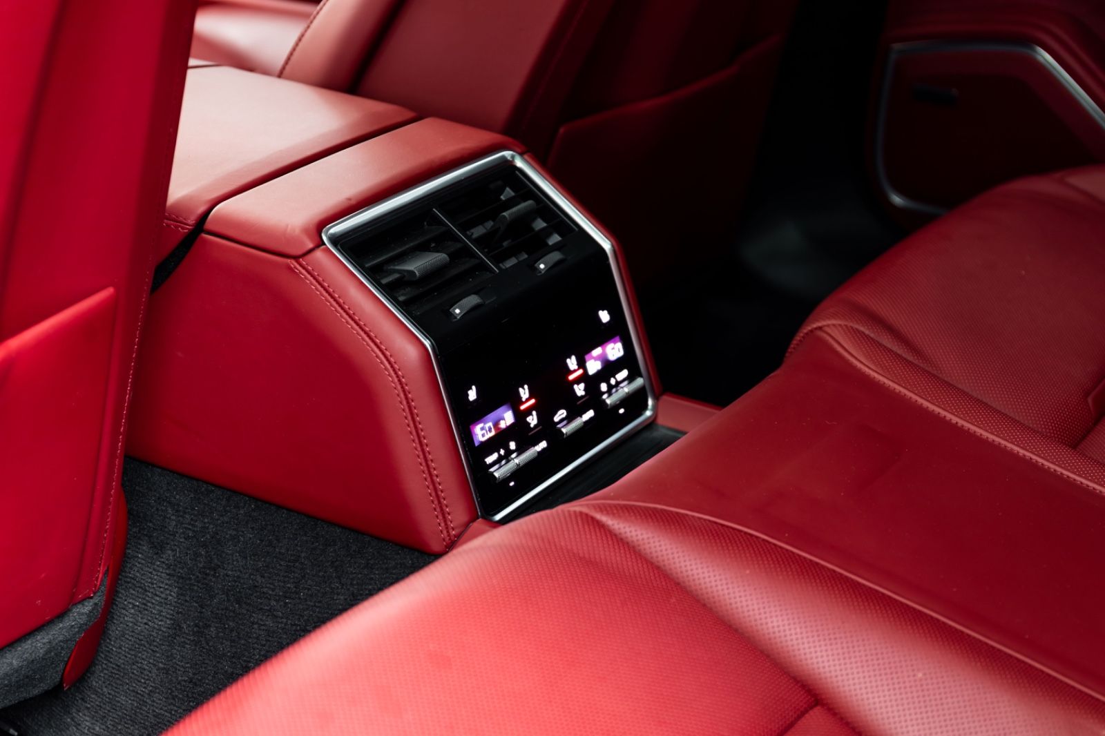 Fahrzeugabbildung Porsche Panamera 4S Sport Turismo I Bose I Sitz Klima