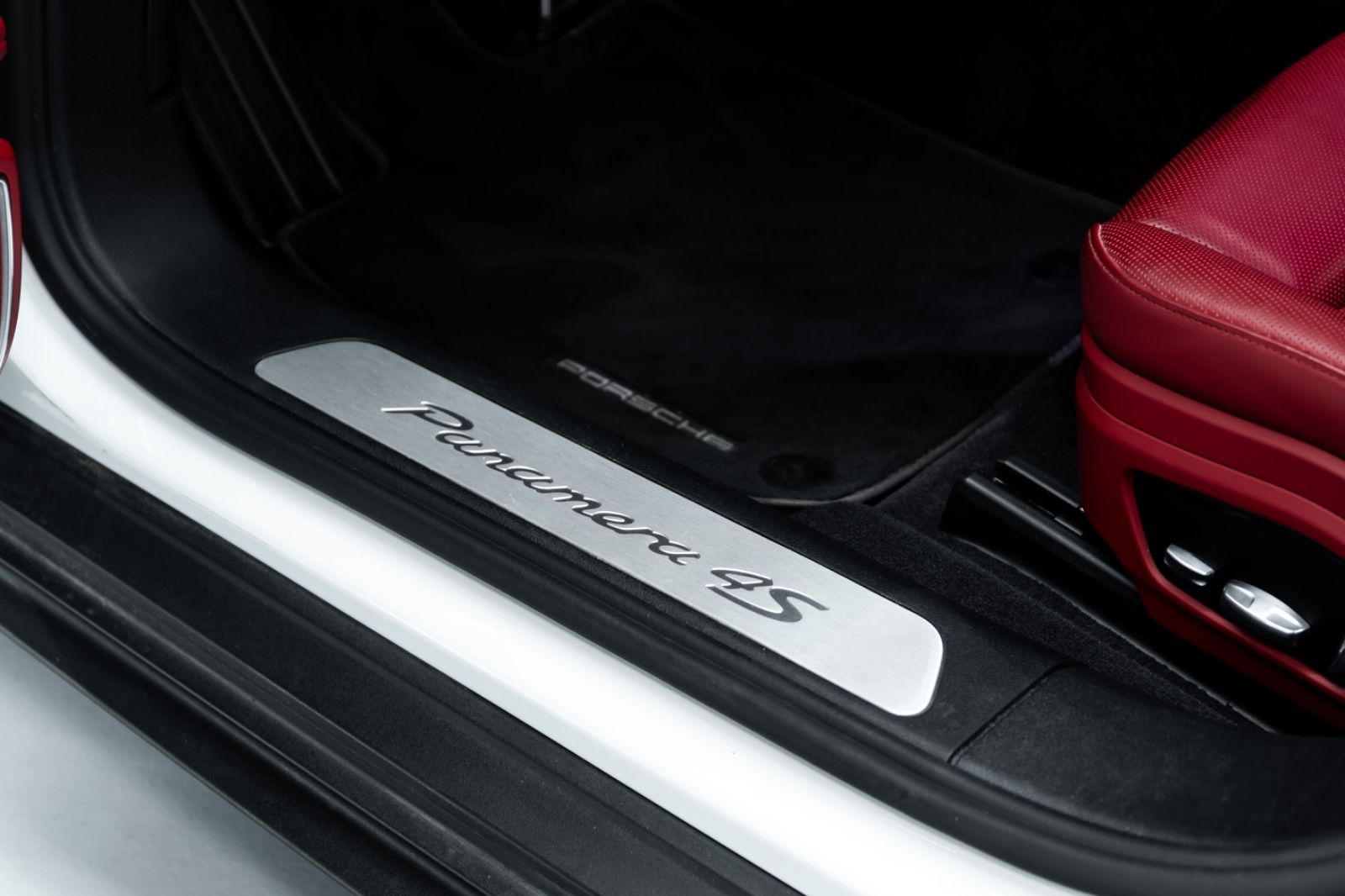 Fahrzeugabbildung Porsche Panamera 4S Sport Turismo I Bose I Sitz Klima