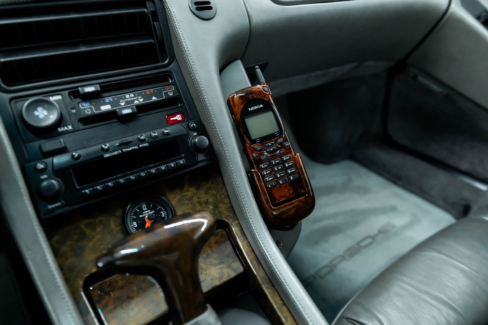 Fahrzeugabbildung Porsche 928 GTS I Holz I Raff-Leder I 3. Hd I BRD