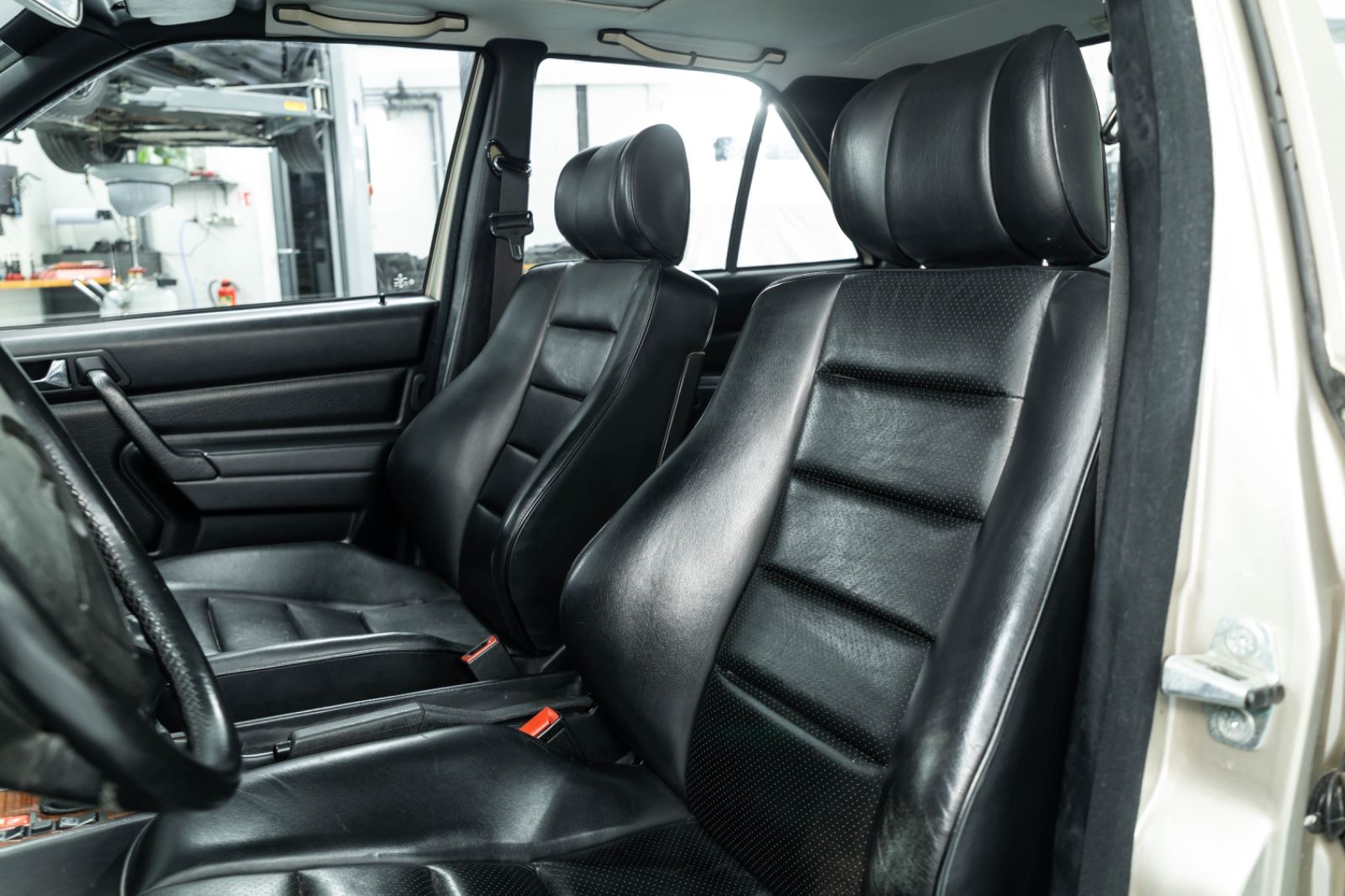 Fahrzeugabbildung Mercedes-Benz 190E 2.3-16V W201 I Top Zustand I 2. Hand I BRD