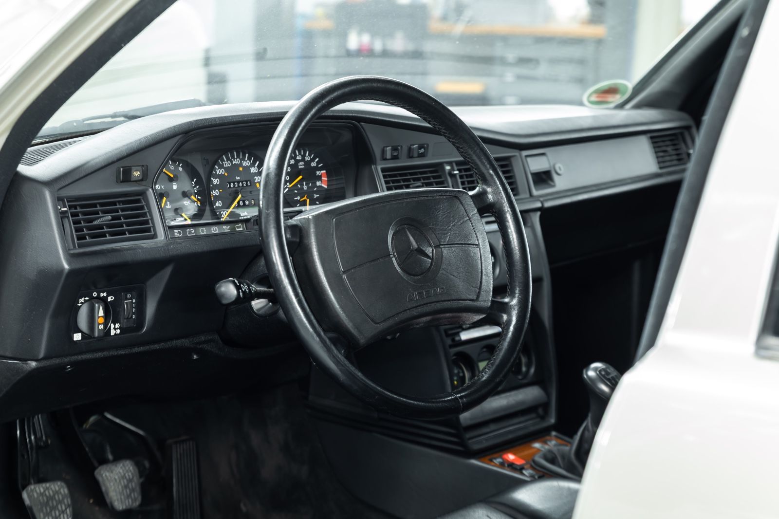 Fahrzeugabbildung Mercedes-Benz 190E 2.3-16V W201 I Top Zustand I 2. Hand I BRD