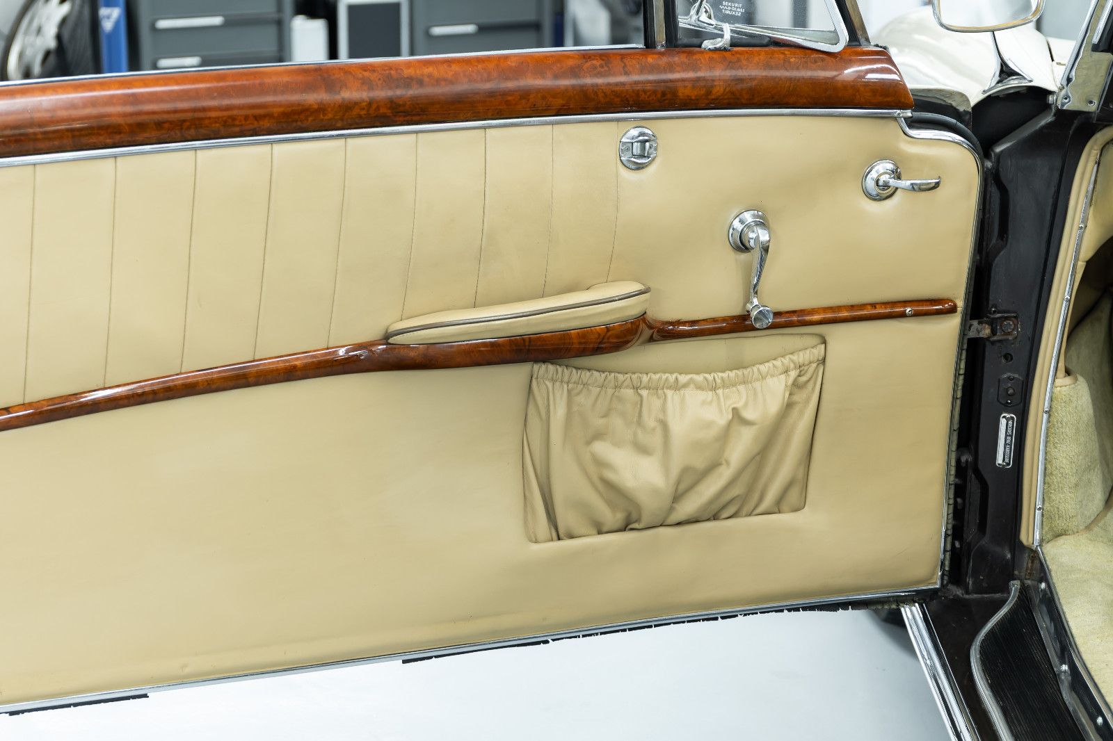 Fahrzeugabbildung Mercedes-Benz 220S Cabriolet I Top Zustand I Classic Data 2