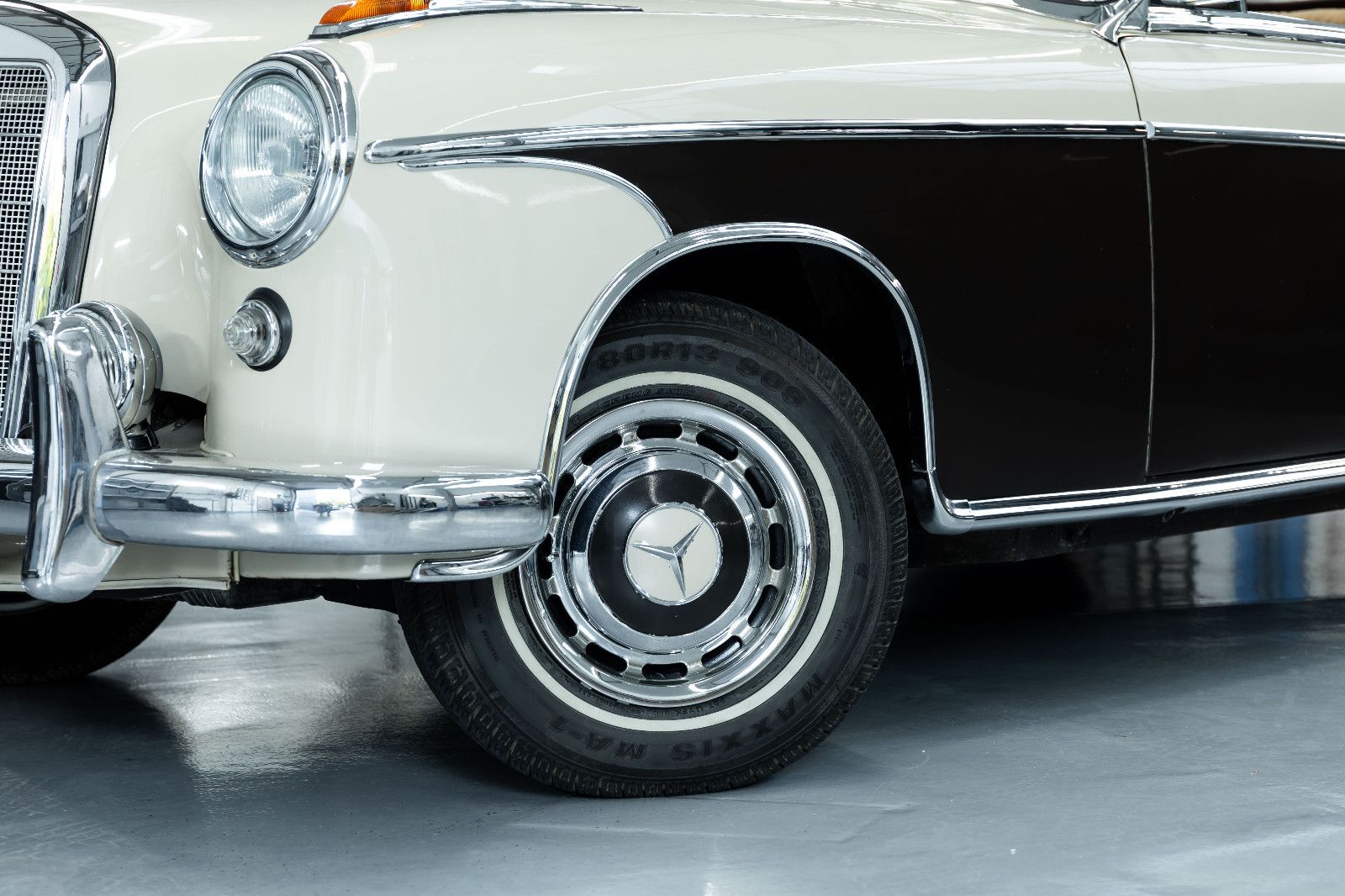 Fahrzeugabbildung Mercedes-Benz 220S Cabriolet I Top Zustand I Classic Data 2