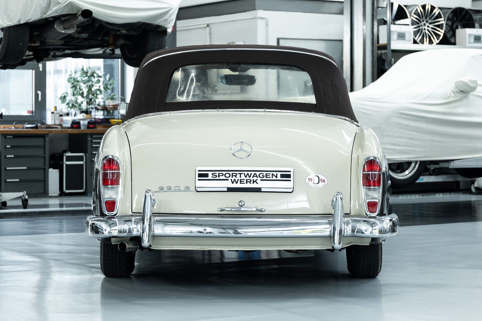 Fahrzeugabbildung Mercedes-Benz 220S Cabriolet I Top Zustand I Classic Data 2