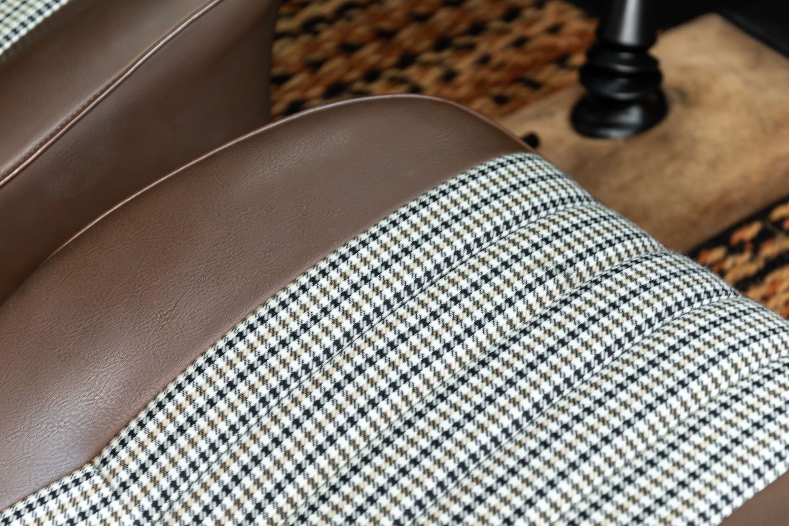 Fahrzeugabbildung Porsche 911 T 2,4 Ölklappe I Matching No. & Color