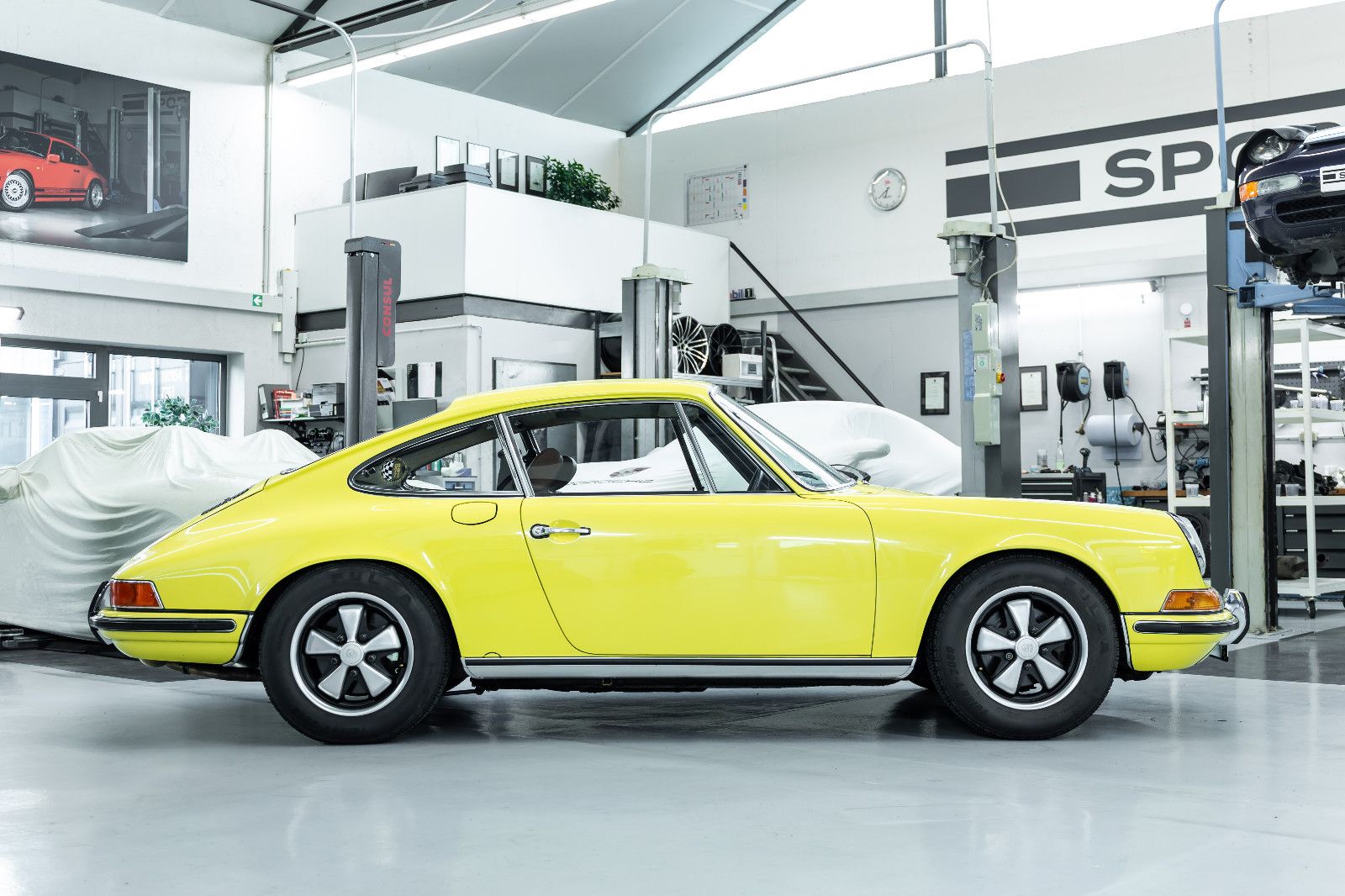 Fahrzeugabbildung Porsche 911 T 2,4 Ölklappe I Matching No. & Color