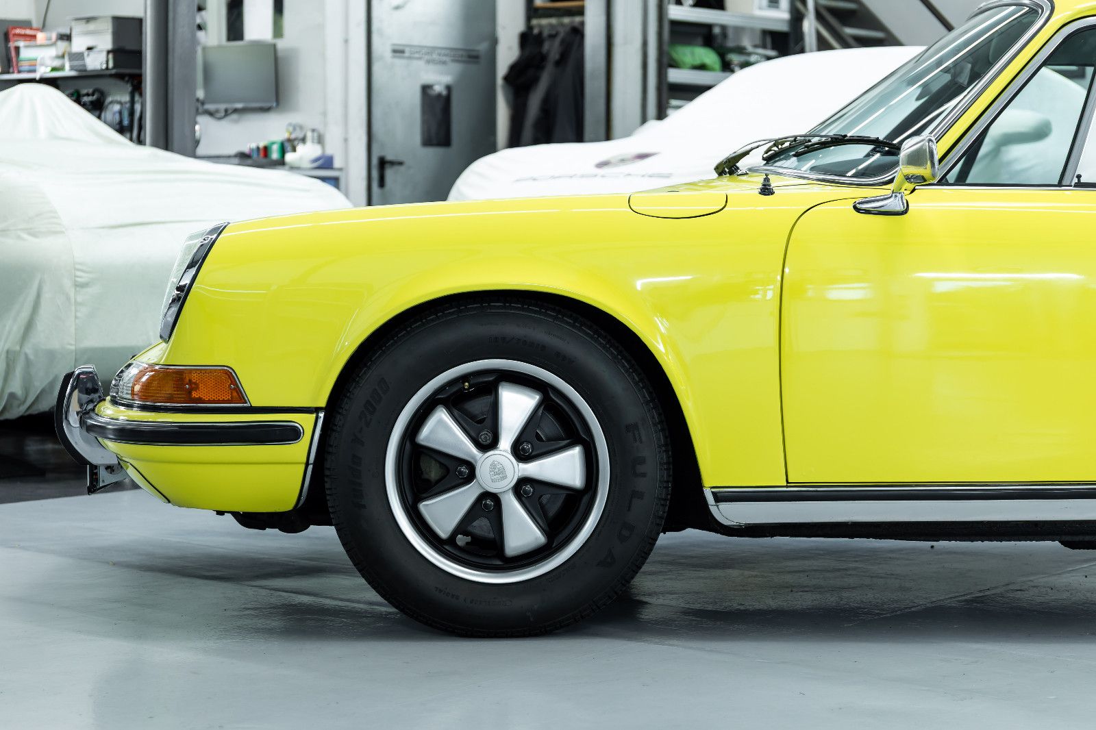 Fahrzeugabbildung Porsche 911 T 2,4 Ölklappe I Matching No. & Color