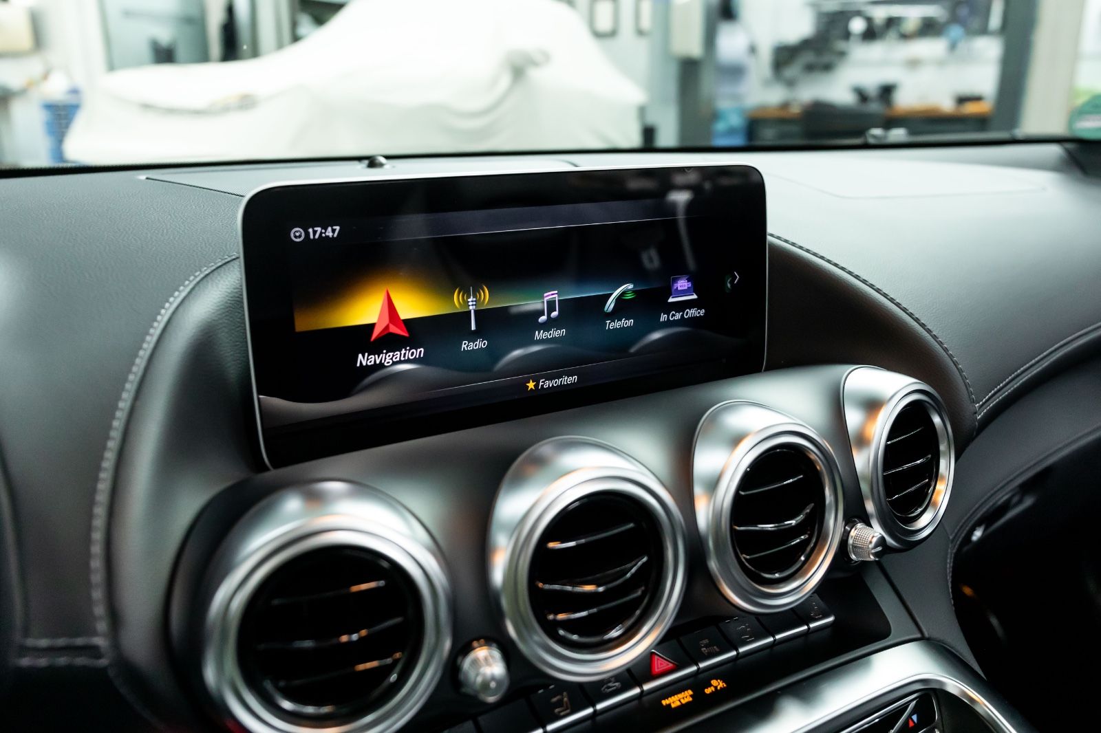 Fahrzeugabbildung Mercedes-Benz AMG GT Roadster I Burmester I Vollausstattung