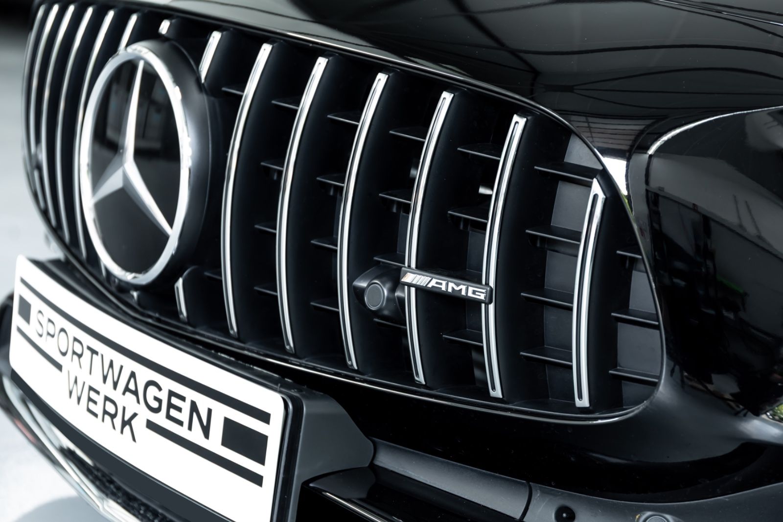 Fahrzeugabbildung Mercedes-Benz AMG GT Roadster I Burmester I Vollausstattung