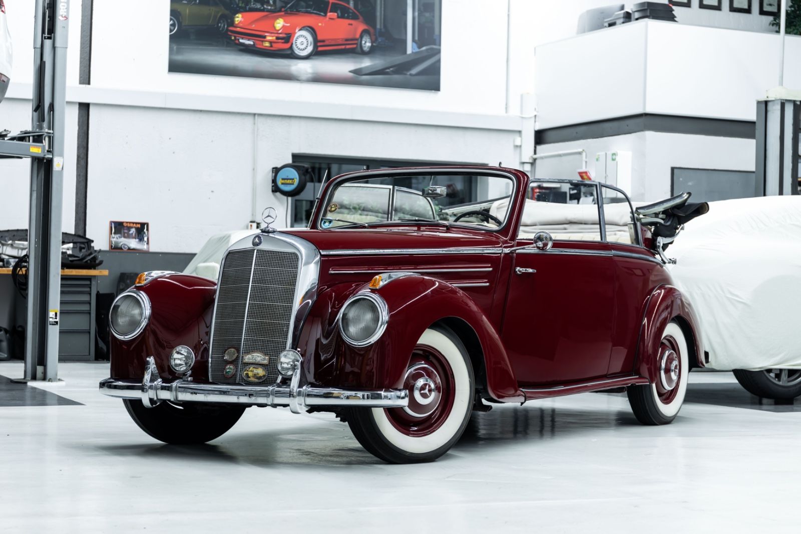 Fahrzeugabbildung Mercedes-Benz 220B Cabriolet W187 I Deutsches KFZ