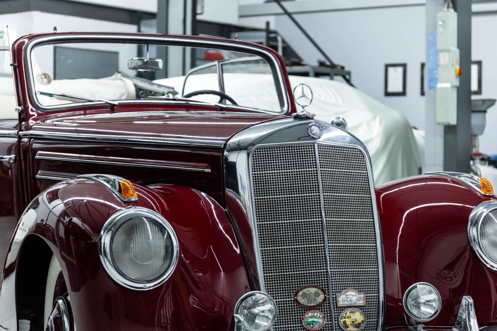 Fahrzeugabbildung Mercedes-Benz 220B Cabriolet W187 I Deutsches KFZ