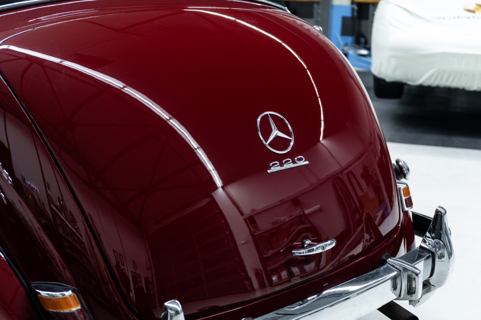 Fahrzeugabbildung Mercedes-Benz 220B Cabriolet W187 I Deutsches KFZ