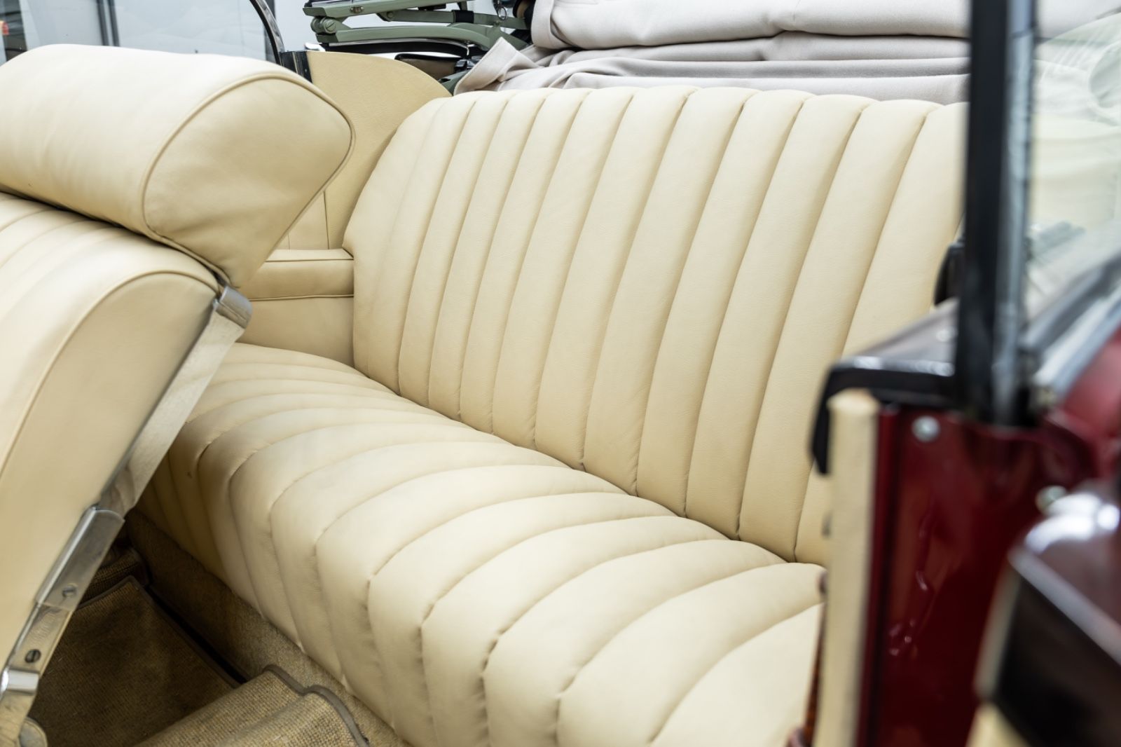 Fahrzeugabbildung Mercedes-Benz 220B Cabriolet W187 I Deutsches KFZ