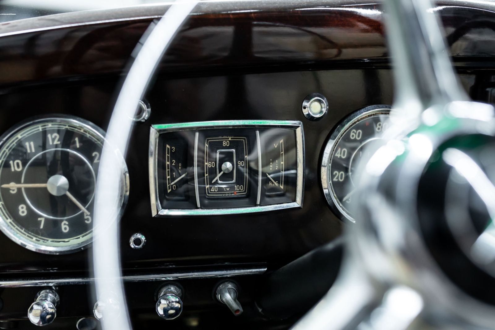 Fahrzeugabbildung Mercedes-Benz 220B Cabriolet W187 I Deutsches KFZ