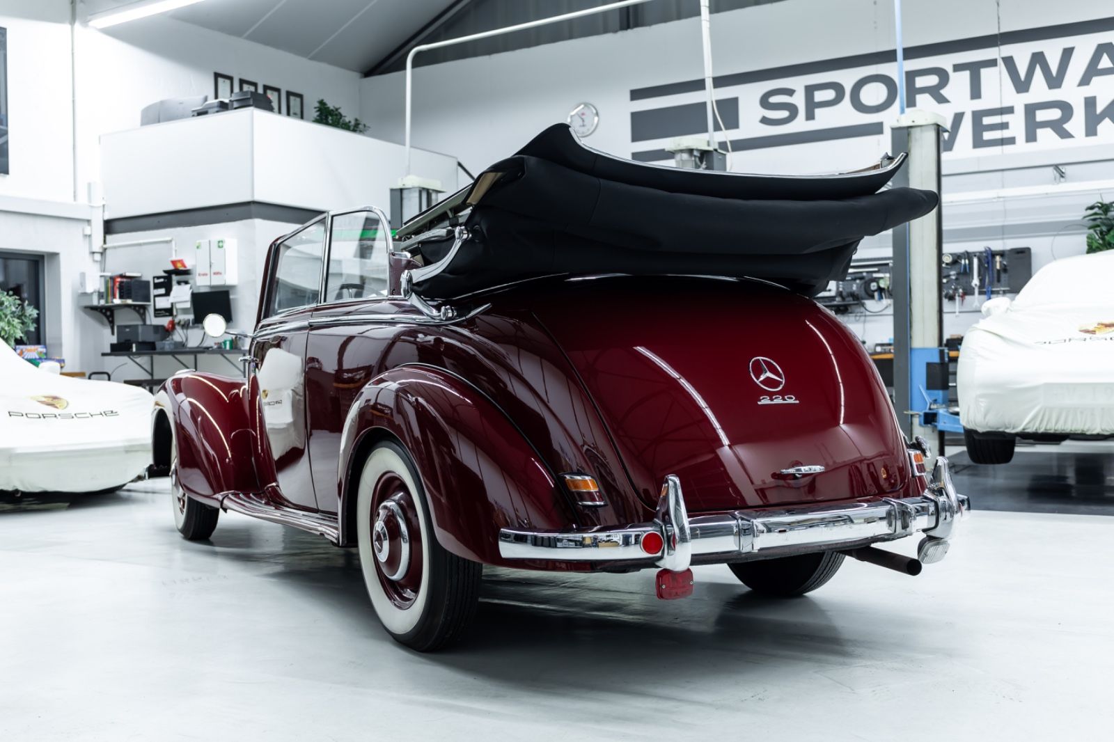 Fahrzeugabbildung Mercedes-Benz 220B Cabriolet W187 I Deutsches KFZ