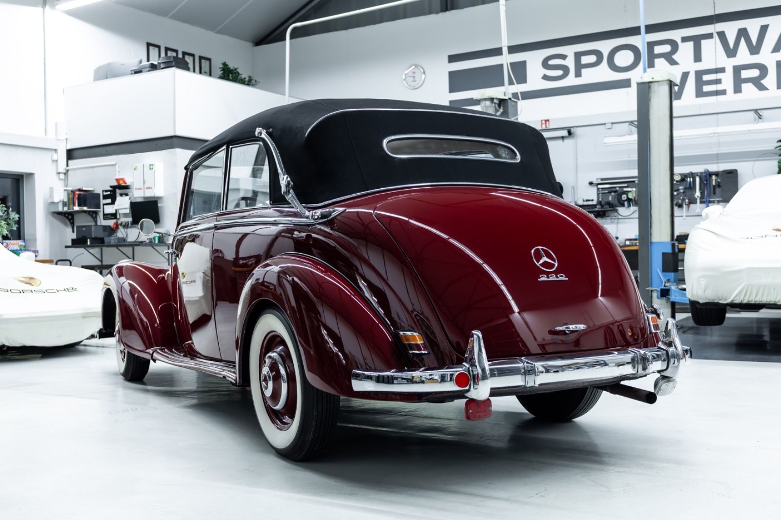 Fahrzeugabbildung Mercedes-Benz 220B Cabriolet W187 I Deutsches KFZ