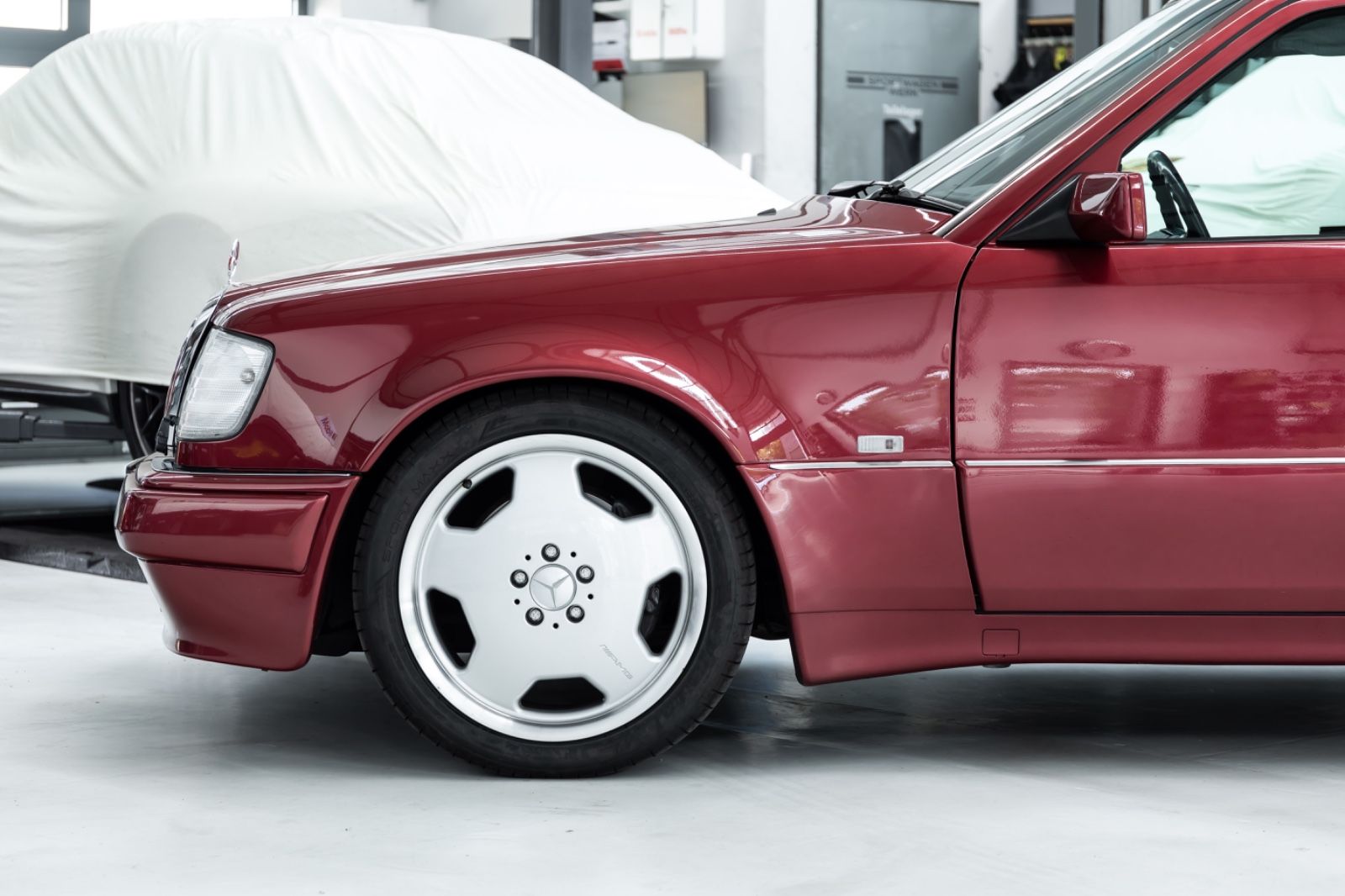 Fahrzeugabbildung Mercedes-Benz 500E I Serie 1 I Porsche I H-Zulassung I BRD