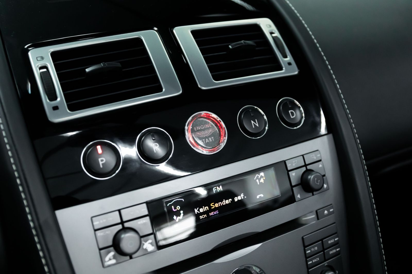 Fahrzeugabbildung Aston Martin DB9 Volante I 1. Hand  I Deutsches KFZ