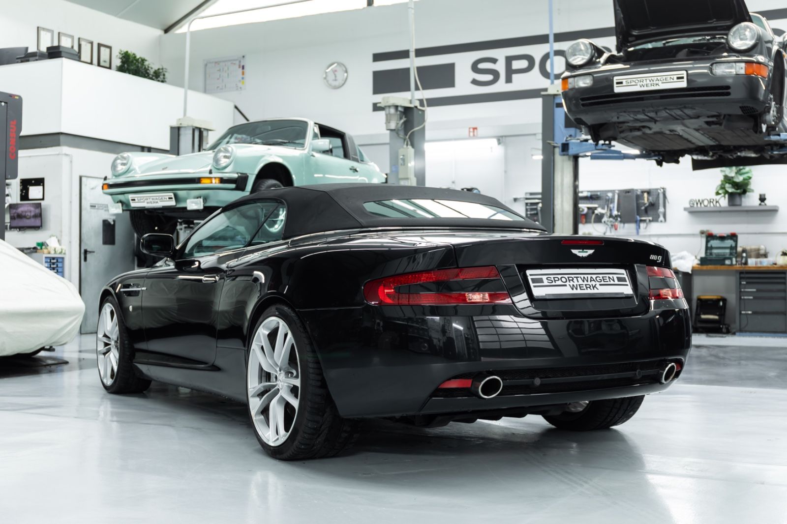 Fahrzeugabbildung Aston Martin DB9 Volante I 1. Hand  I Deutsches KFZ