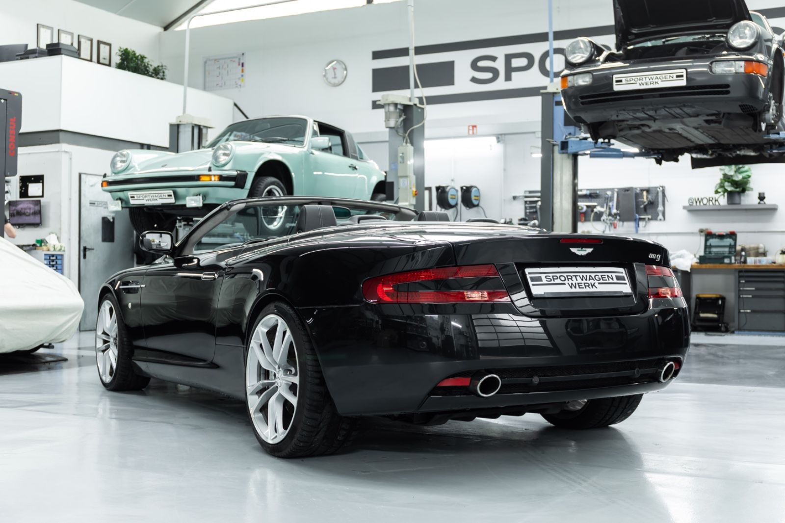 Fahrzeugabbildung Aston Martin DB9 Volante I 1. Hand  I Deutsches KFZ