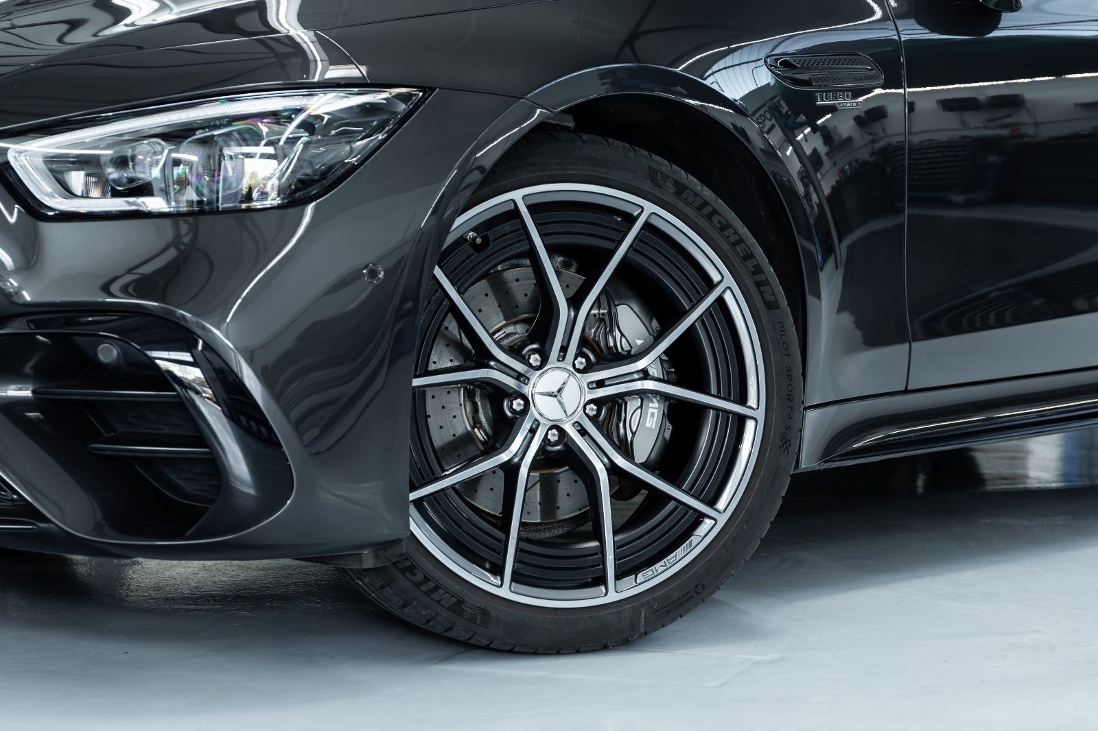 Fahrzeugabbildung Mercedes-Benz AMG GT 53 4Matic+ I Burmester I LED I HuD I 2.Hd