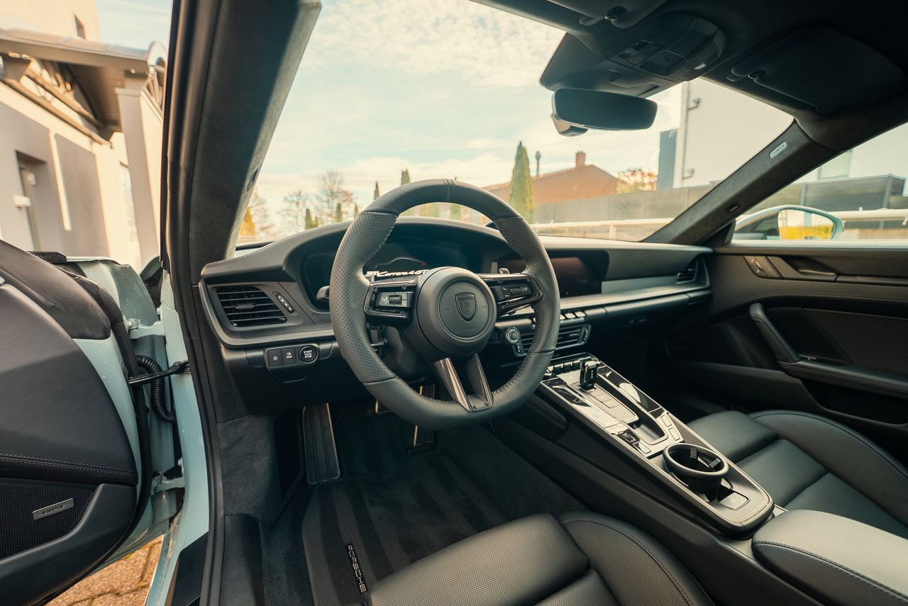 Fahrzeugabbildung TECHART 911 Carrera 4 GTS I PDLS I Bose I 360° I 18-Weg