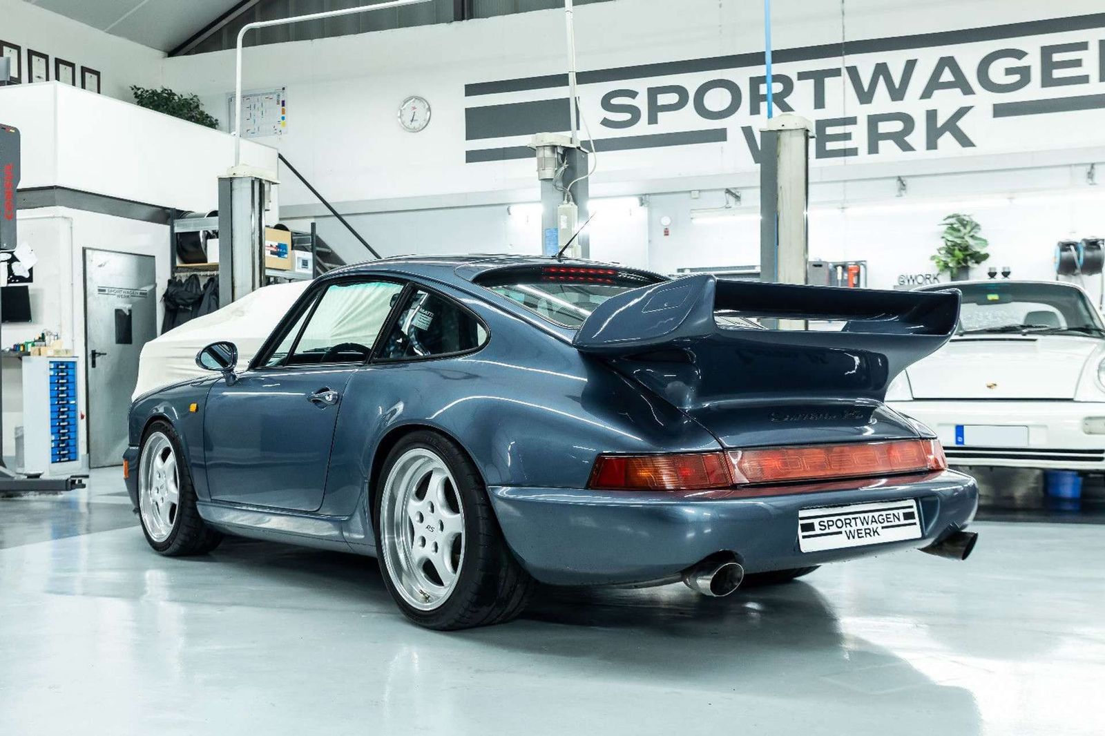 Fahrzeugabbildung Porsche 911 Carrera I 964 RS Optik I 964 Motor I Recaro