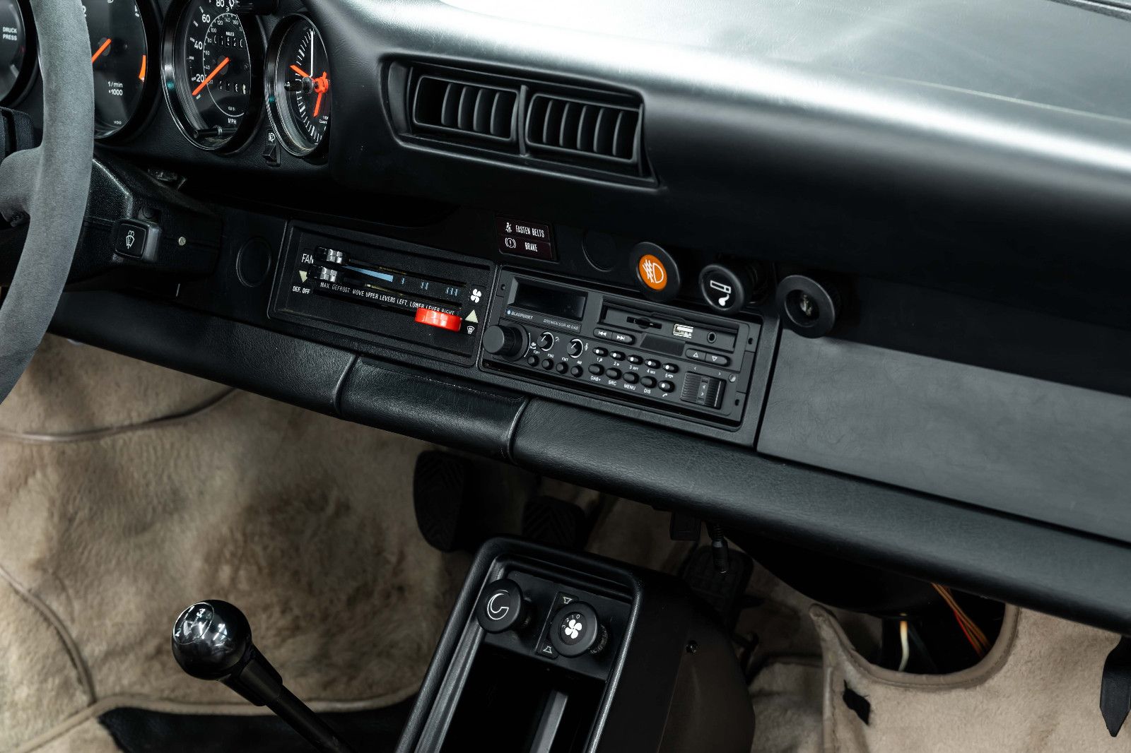 Fahrzeugabbildung Porsche 911 SC 3,0 Cabriolet I Top Zustand