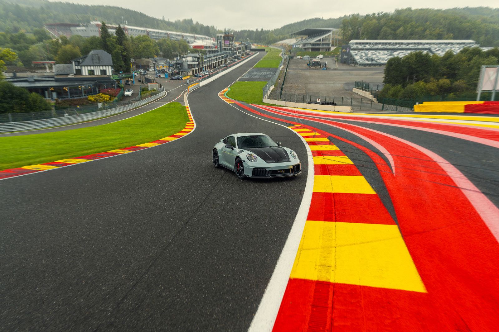 Fahrzeugabbildung TECHART 911 Carrera 4 GTS I PDLS I Bose I 360° I 18-Weg