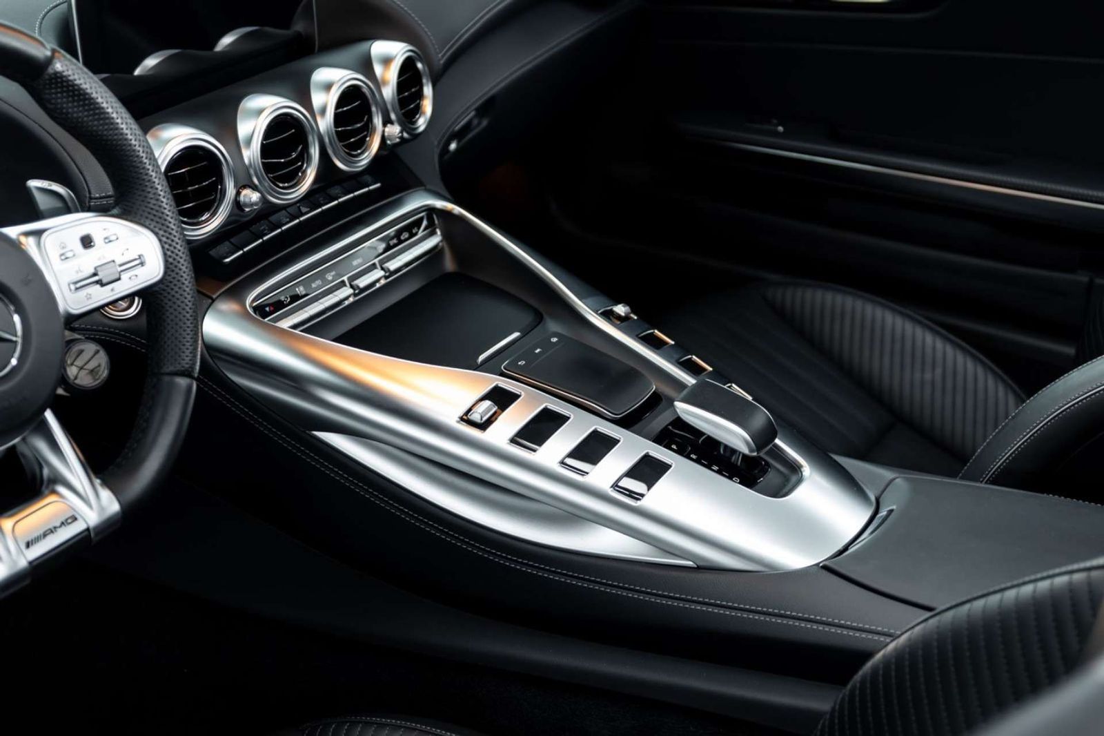 Fahrzeugabbildung Mercedes-Benz AMG GT 2. Hand - Wartung neu - Garagenfahrzeug