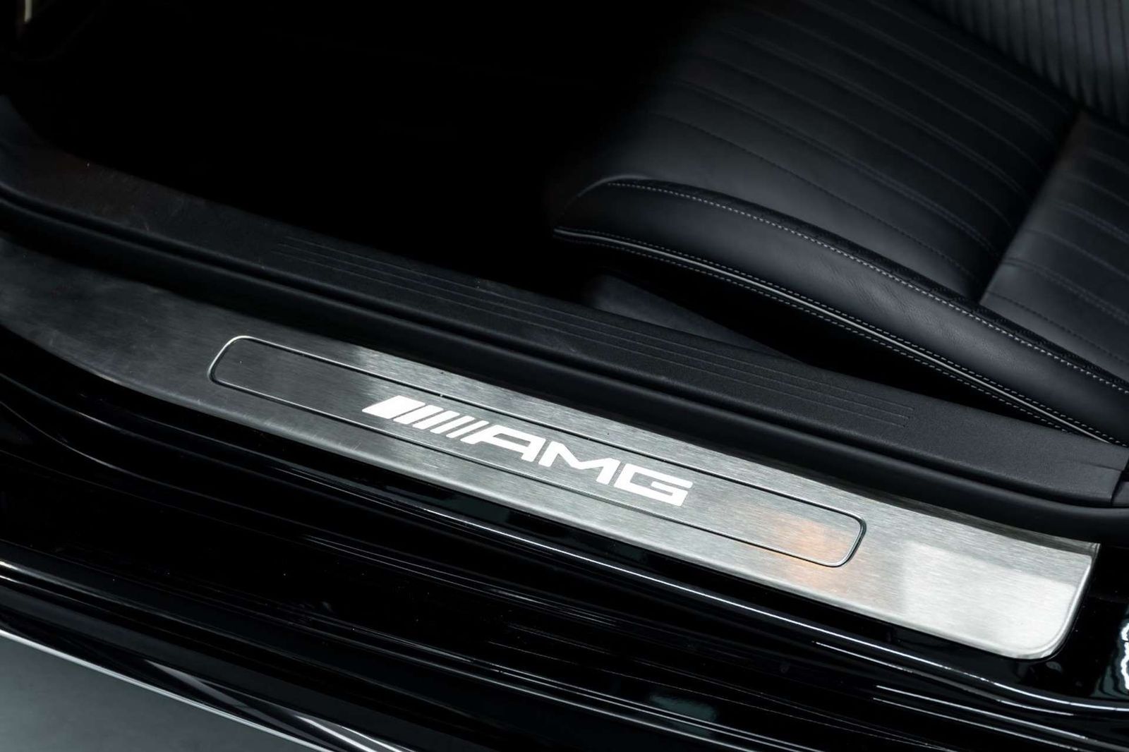 Fahrzeugabbildung Mercedes-Benz AMG GT 2. Hand - Wartung neu - Garagenfahrzeug