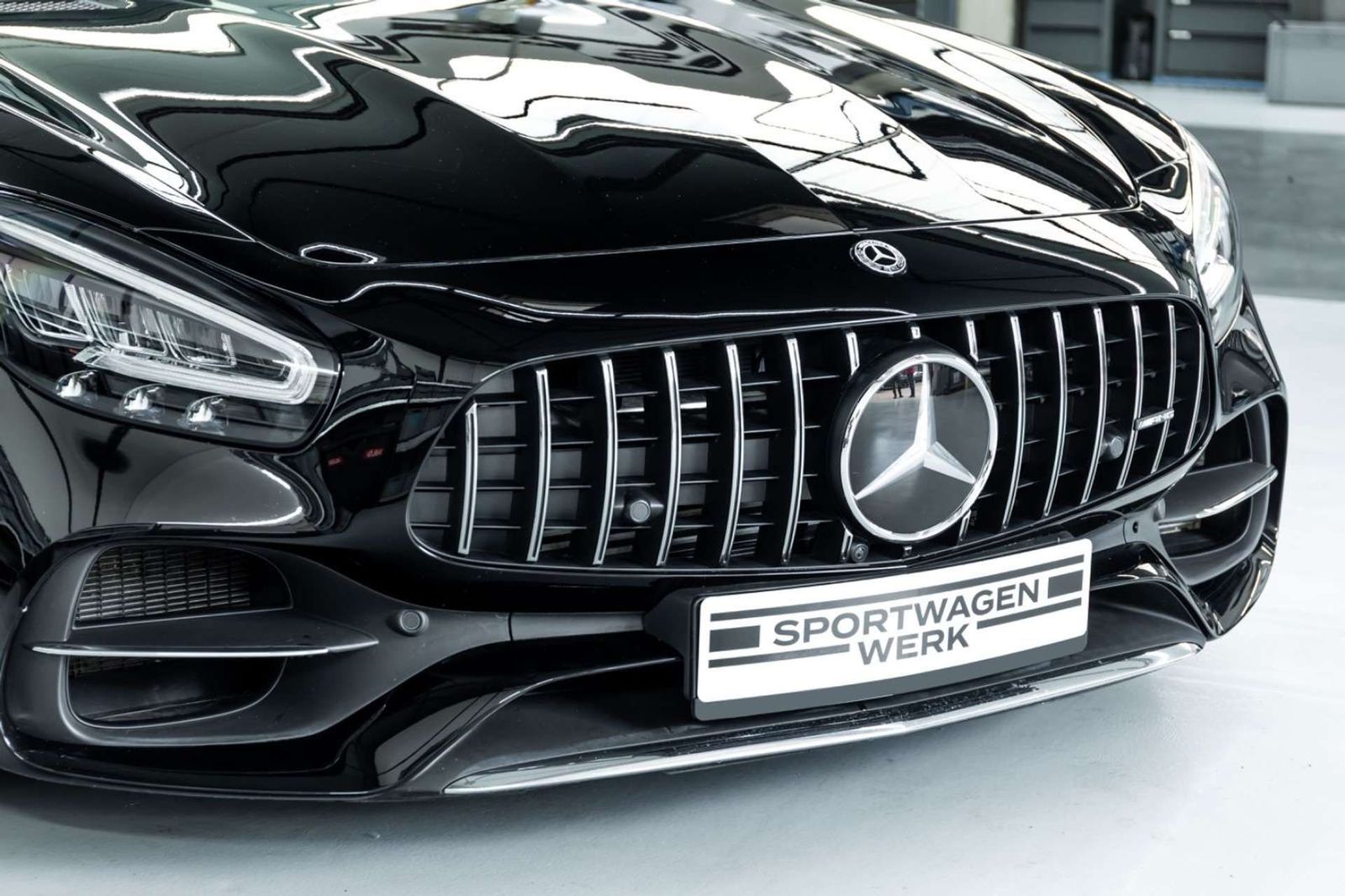 Fahrzeugabbildung Mercedes-Benz AMG GT 2. Hand - Wartung neu - Garagenfahrzeug