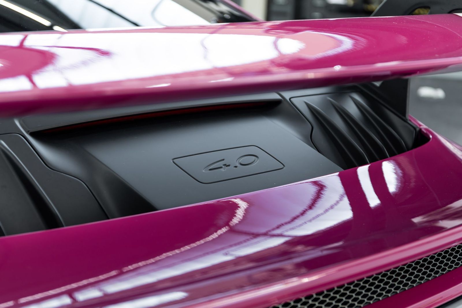 Fahrzeugabbildung Porsche 992 4.0 GT3 / Sternrubin Neo / 2.Hd