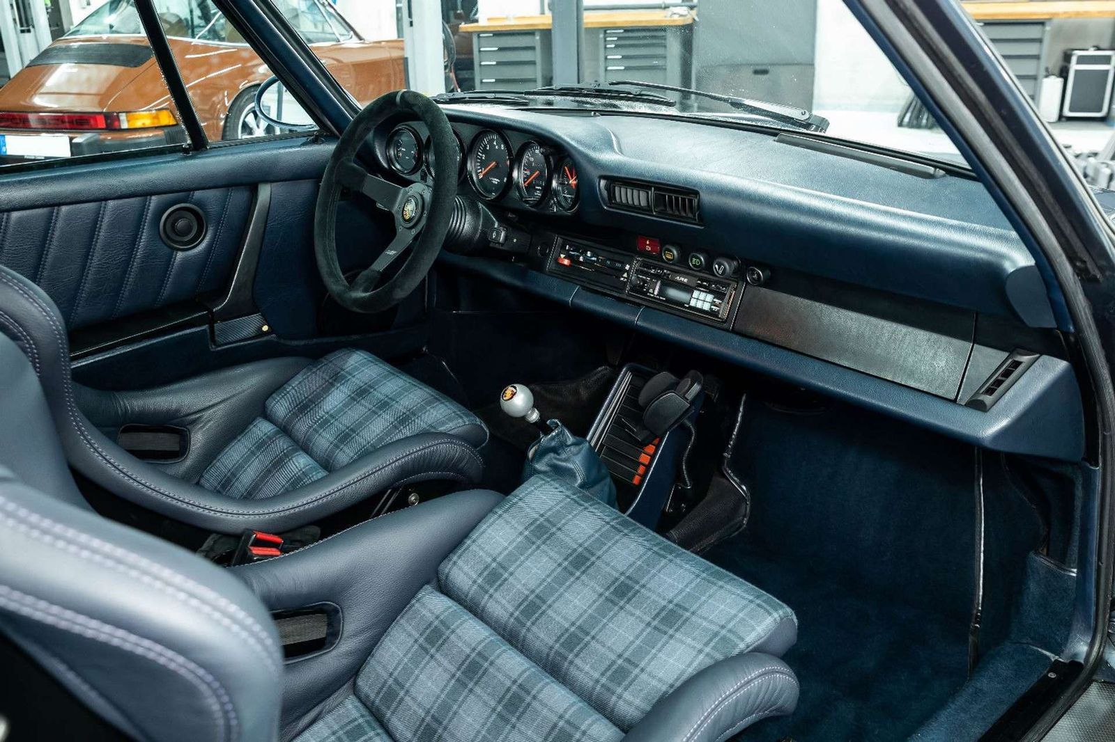 Fahrzeugabbildung Porsche 911 Carrera I 964 RS Optik I 964 Motor I Recaro