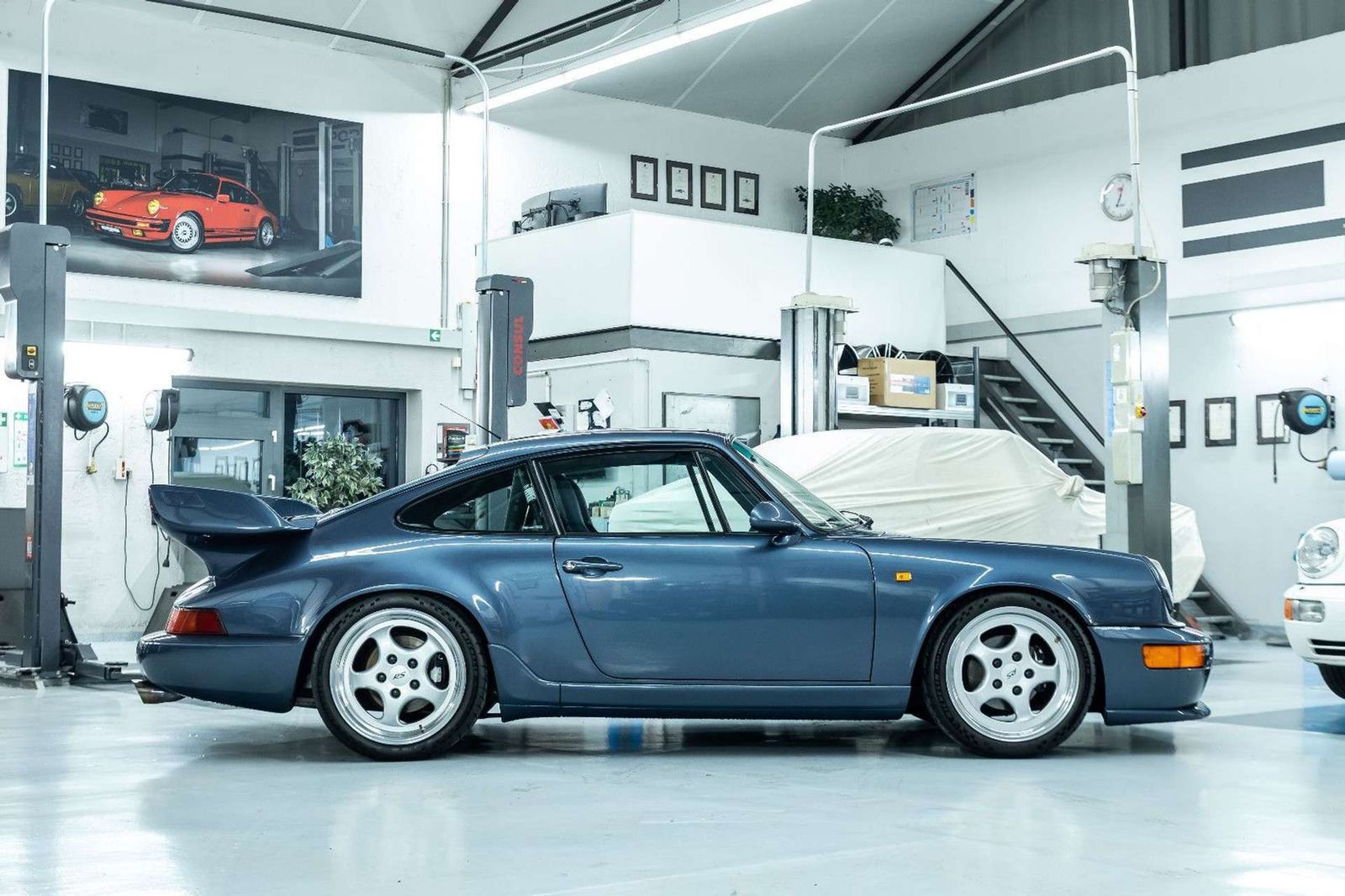 Fahrzeugabbildung Porsche 911 Carrera I 964 RS Optik I 964 Motor I Recaro
