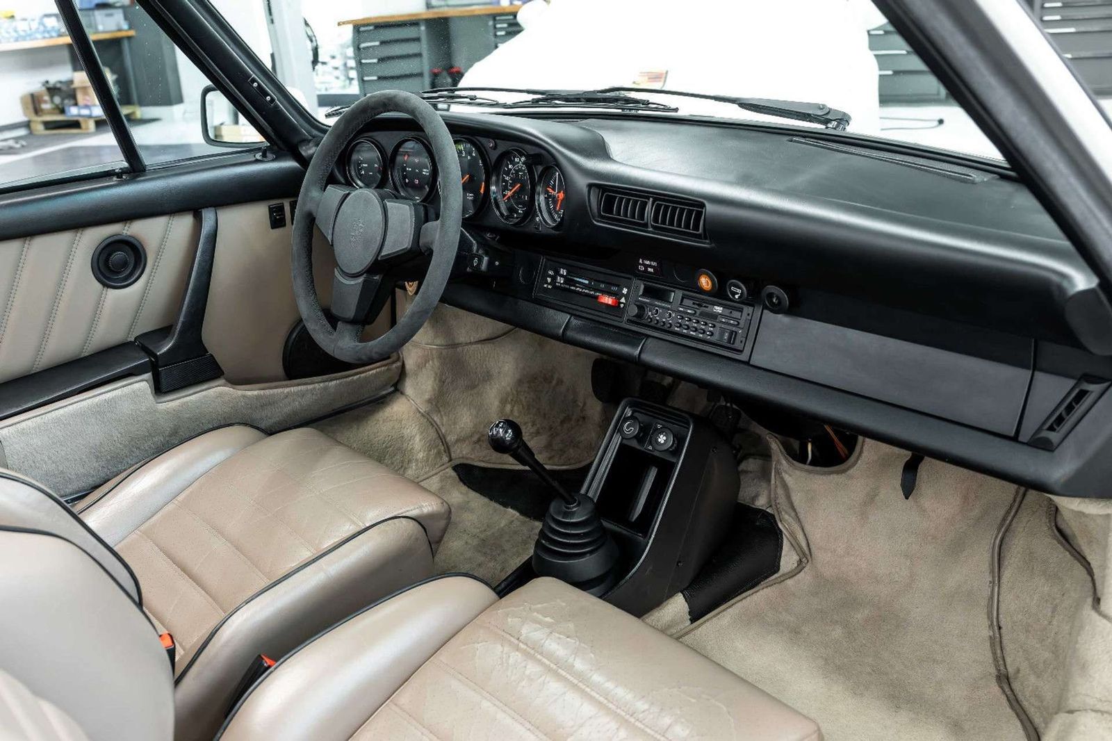 Fahrzeugabbildung Porsche 911 SC 3,0 Cabriolet I Top Zustand