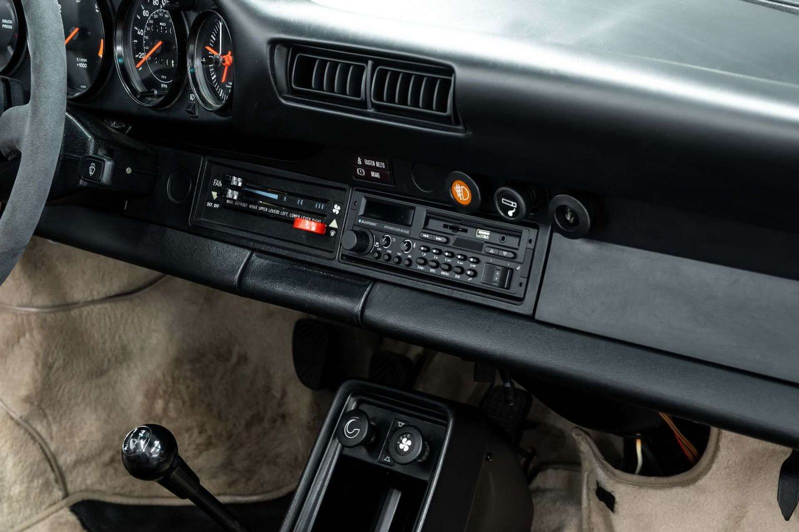 Fahrzeugabbildung Porsche 911 SC 3,0 Cabriolet I Top Zustand